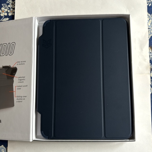 iPad Pro 11 inch 1st/2nd generation Smart Case cover - Picture 3 of 8